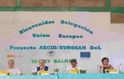 Diplomáticos de UE, España y Francia en Honduras entregan suministros médicos y recursos a comunidades Miskitu y Tawahka de Wampusirpi como parte del proyecto AECID/EUROSAN DeL.