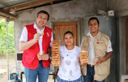 Mejoran las condiciones de vida de más de 4,000 indígenas del departamento de Yoro y La Paz